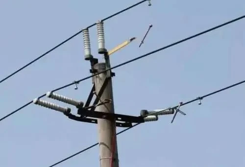 Care sunt măsurile de protecție împotriva trăsnetului pentru liniile de distr...